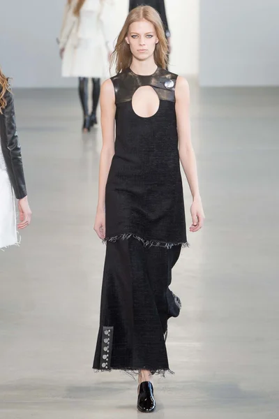 Look 32